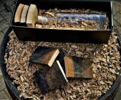 The Barrel BBQ Bottle (Box) / Cadeau Vaderdag / Édition Limited / Copeaux De Bois / Whisky Chunks / Offre De Pasen 13 The Barrel BBQ Bottle (Box) / Cadeau Vaderdag / Édition Limited / Copeaux De Bois / Whisky Chunks / Offre De Pasen -Magasin D'Accessoires Pour Barbecue 1200x1000