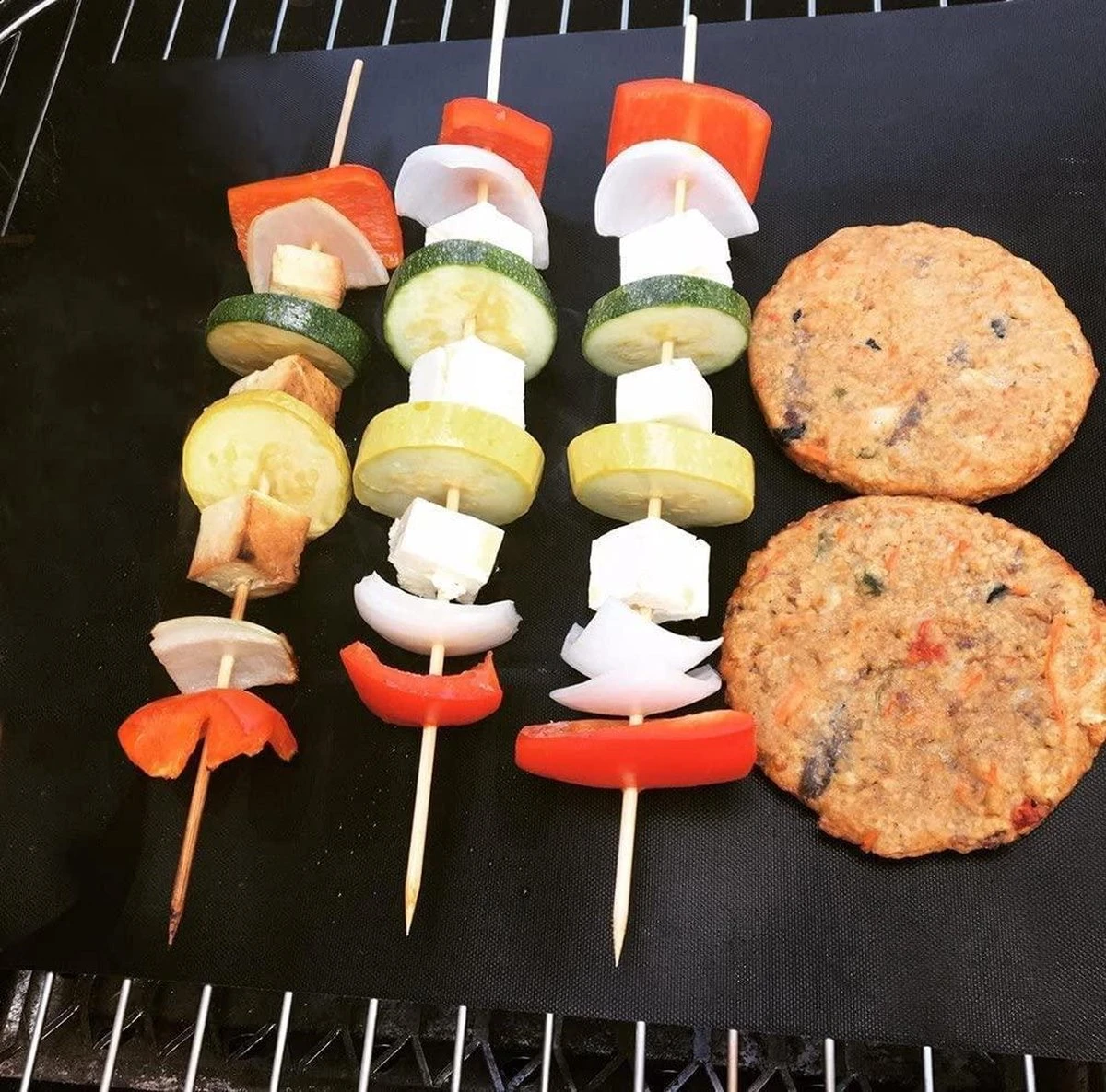 BBQ MAT Grill Mat - Zinaps Set De 3 BBQ Grill Tapis Réutilisable Téflon Tapis Antiadhésif Pour La Cuisson, Le Gril Et Réutilisable Planchas Barbecues Convient Pour Les Barbecues Au Charbon Et Barbecue électronique, Fours - (WK 02124) 6 BBQ MAT Grill Mat - Zinaps Set De 3 BBQ Grill Tapis Réutilisable Téflon Tapis Antiadhésif Pour La Cuisson, Le Gril Et Réutilisable Planchas Barbecues Convient Pour Les Barbecues Au Charbon Et Barbecue électronique, Fours - (WK 02124) – Image 4