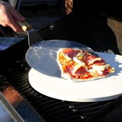 URBANKR8 - Pelle à Pizza Inox Ø25,5 - Pelle à Pizza - BBQ Ou Four - Manche Bois - Longueur : 43 Cm -Magasin D'Accessoires Pour Barbecue 1200x1200 1039
