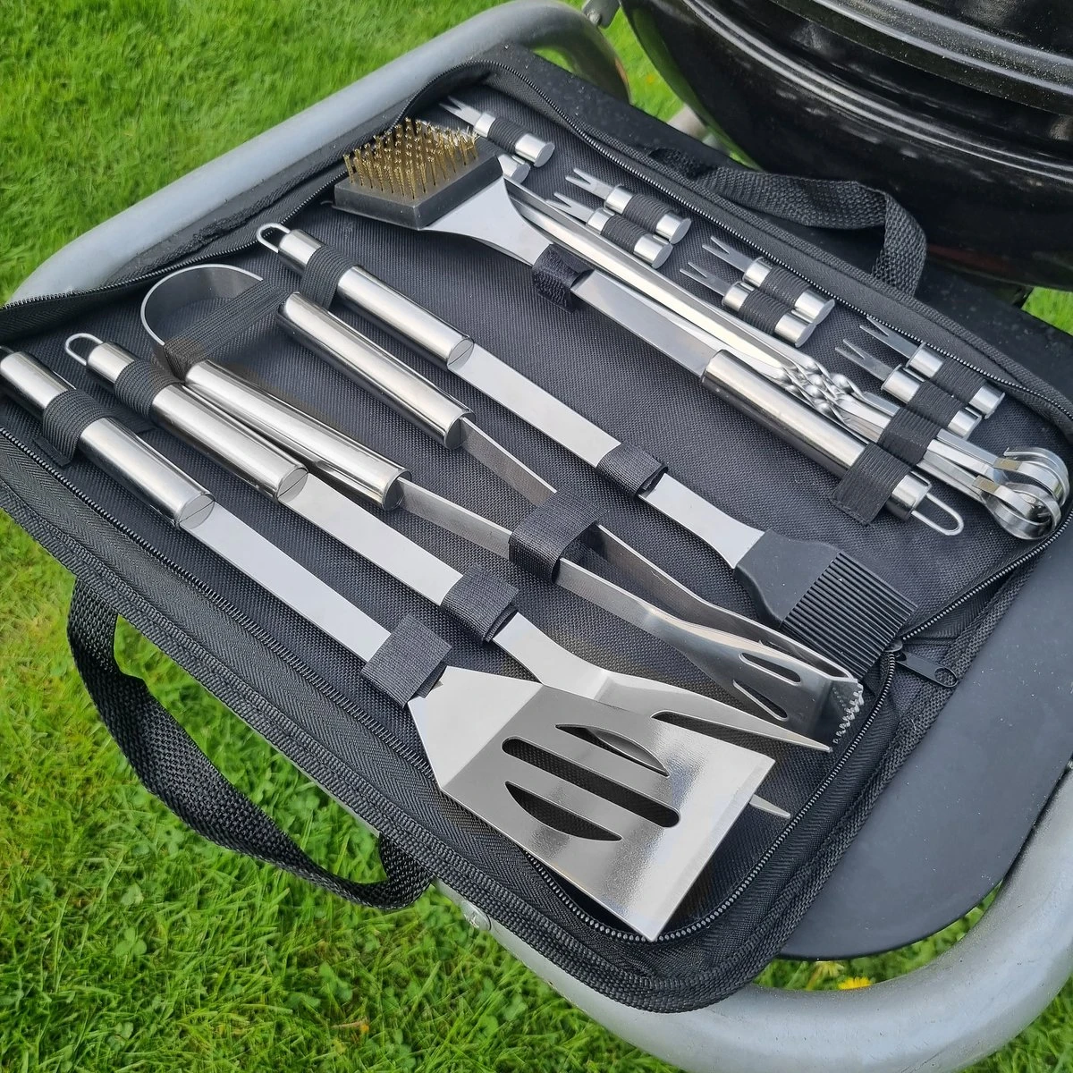 Accessoires Pour BBQ Springos | Outils De Barbecue| Set De 20 Pièces | Y Compris Sac De Transport De Luxe | Acier Inoxydable 6 Accessoires Pour BBQ Springos | Outils De Barbecue| Set De 20 Pièces | Y Compris Sac De Transport De Luxe | Acier Inoxydable – Image 4
