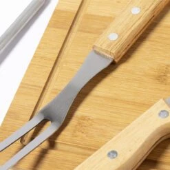 Ensemble De BBQ - Accessoires De BBQ - Outils De BBQ - Pinces à Barbecue - Fourchette - Spatule - Ouvre-bouteille - Planche à Découper - Durable - Bamboe -Magasin D'Accessoires Pour Barbecue 1200x1200 1194