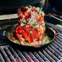 Valhal Outdoor En Fonte Chicken Sitter, Poêle à Volaille - Fonte - Avec Poignées - VH28CS 7 Valhal Outdoor En Fonte Chicken Sitter, Poêle à Volaille - Fonte - Avec Poignées - VH28CS -Magasin D'Accessoires Pour Barbecue 1200x1200 1312