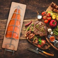 Relaxdays Planche à Fumer Barbecue Saumon - Avec Support - Planche à Saumon Finlandaise - Planche Barbecue - Bois De Hêtre -Magasin D'Accessoires Pour Barbecue 1200x1200 1438