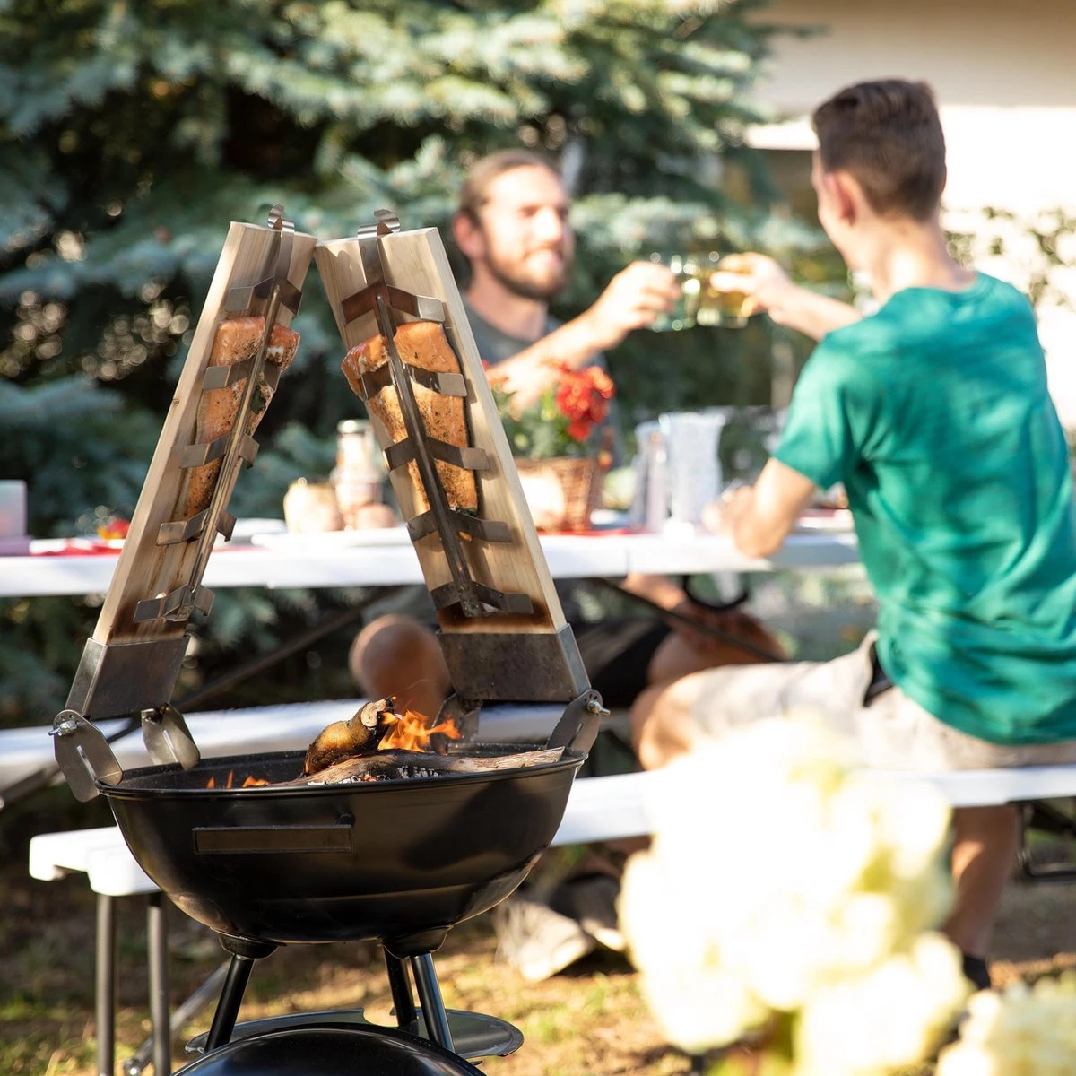 Relaxdays Planche à Fumer Bbq Saumon - Planche Finlandaise - Lot De 2 - Bois De Hêtre - H 55 Cm - Planche à Saumon 10 Relaxdays Planche à Fumer Bbq Saumon - Planche Finlandaise - Lot De 2 - Bois De Hêtre - H 55 Cm - Planche à Saumon – Image 8