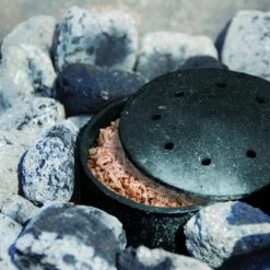 Esschert Design - Boîte à Fumée - Fumoir BBQ - Fumoir à Bois - FF488 - Pot à Fumée -Magasin D'Accessoires Pour Barbecue 1200x1200 1526