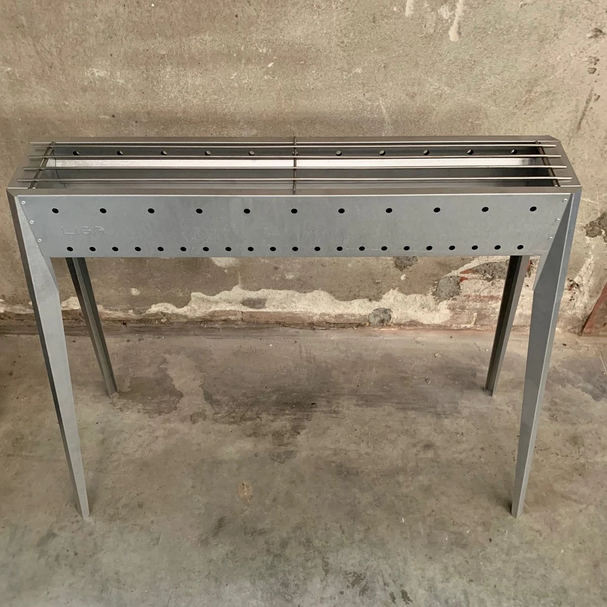 Spiedini Saté-bbq Sumatra 80 - Barbecue à Charbon Double Paroi Avec Grille Horizontale Pour Satay Ou Autres Brochettes - 80 Cm De Long, 11 Cm De Large, 83 Cm De Haut - Matière : Fer Aluminisé 10 Spiedini Saté-bbq Sumatra 80 - Barbecue à Charbon Double Paroi Avec Grille Horizontale Pour Satay Ou Autres Brochettes - 80 Cm De Long, 11 Cm De Large, 83 Cm De Haut - Matière : Fer Aluminisé – Image 8