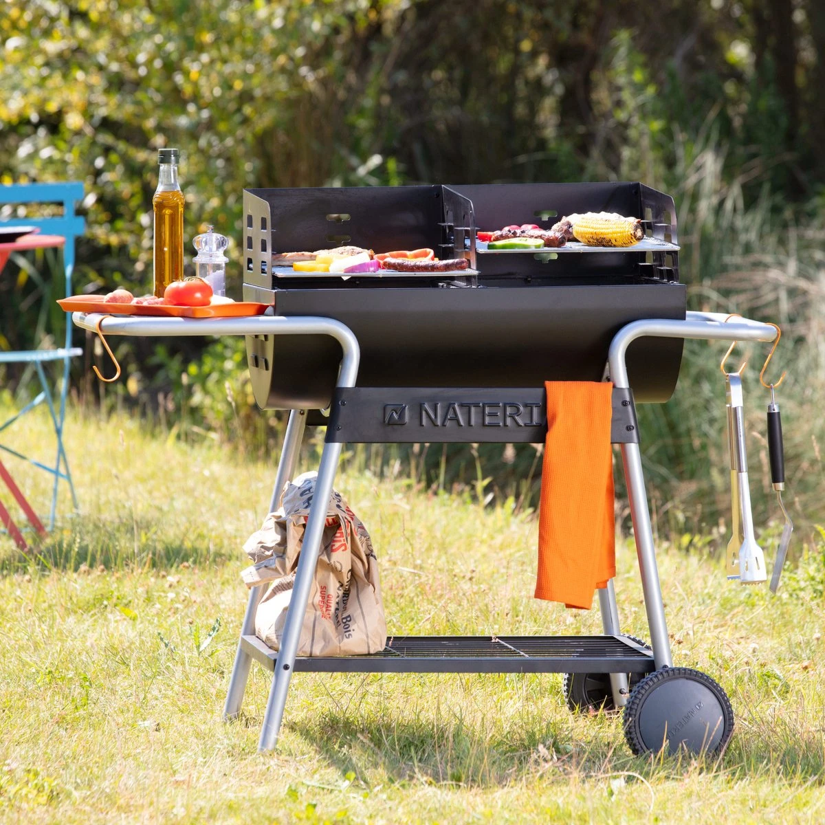 NATERIAL - Barbecue à Charbon ICARUS - Chariot 10 Personnes - H.92 X L.110 X P.61 Cm - Acier Peint - Zwart - BBQ Angulaire Sans Couvercle 14 NATERIAL - Barbecue à Charbon ICARUS - Chariot 10 Personnes - H.92 X L.110 X P.61 Cm - Acier Peint - Zwart - BBQ Angulaire Sans Couvercle – Image 12