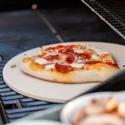 Navaris Pour Four XL - Plaque à Pizza En Pierre Naturelle - Plaque à Pizza Pour Au Four Ou Au Barbecue - Pierre à Pain - Ronde - Diamètre 30,5 Cm 15 Navaris Pour Four XL - Plaque à Pizza En Pierre Naturelle - Plaque à Pizza Pour Au Four Ou Au Barbecue - Pierre à Pain - Ronde - Diamètre 30,5 Cm -Magasin D'Accessoires Pour Barbecue 1200x1200 620