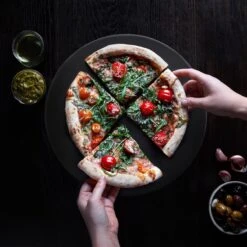 Navaris XL Pour Four Et Barbecue - Assiette à Pizza Ronde � 30,5 Cm - Pierre à Pain - Céramique émaillée - Zwart 20 Navaris XL Pour Four Et Barbecue - Assiette à Pizza Ronde � 30,5 Cm - Pierre à Pain - Céramique émaillée - Zwart -Magasin D'Accessoires Pour Barbecue 1200x1200 635