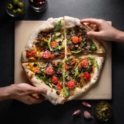 Navaris XL Pour Four, Grill Et Barbecue - Assiette à Pizza Rectangulaire 38 X 30 Cm - Set Avec Pelle à Pizza - Céramique émaillée 11 Navaris XL Pour Four, Grill Et Barbecue - Assiette à Pizza Rectangulaire 38 X 30 Cm - Set Avec Pelle à Pizza - Céramique émaillée -Magasin D'Accessoires Pour Barbecue 1200x1200 637