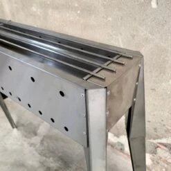 Spiedini Saté-bbq Java 80 - Barbecue à Charbon De Bois De Luxe à Double Paroi Avec Grille Horizontale Pour Satay Ou Autres Brochettes - 80 Cm De Long, 11 Cm De Large, 83 Cm De Haut - Matériau : Acier Inoxydable 20 Spiedini Saté-bbq Java 80 - Barbecue à Charbon De Bois De Luxe à Double Paroi Avec Grille Horizontale Pour Satay Ou Autres Brochettes - 80 Cm De Long, 11 Cm De Large, 83 Cm De Haut - Matériau : Acier Inoxydable -Magasin D'Accessoires Pour Barbecue 1200x1200 92