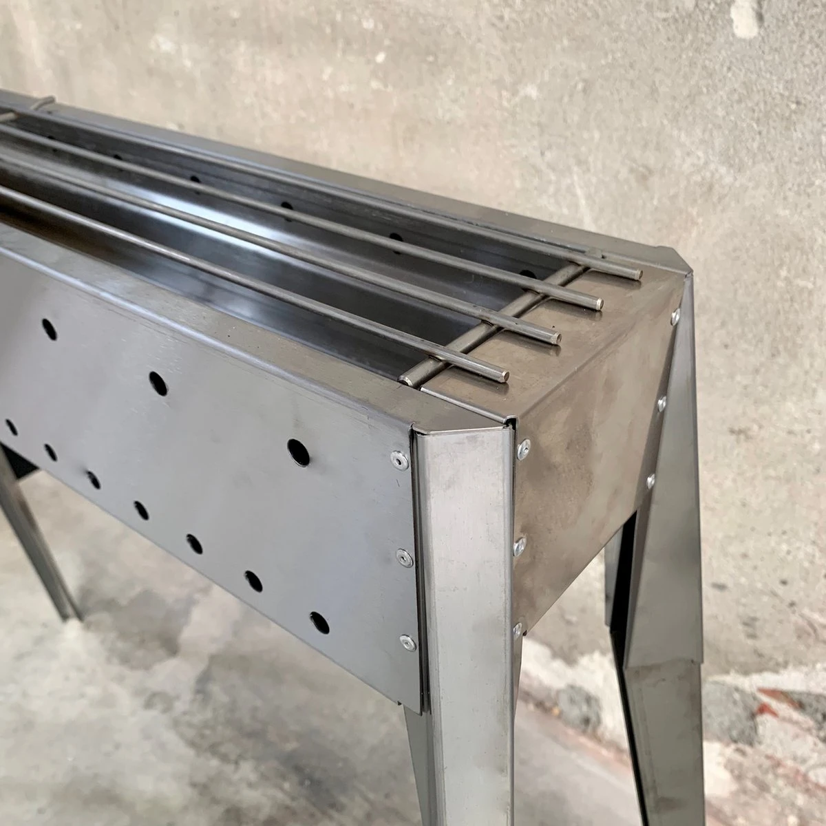 Spiedini Saté-bbq Java 80 - Barbecue à Charbon De Bois De Luxe à Double Paroi Avec Grille Horizontale Pour Satay Ou Autres Brochettes - 80 Cm De Long, 11 Cm De Large, 83 Cm De Haut - Matériau : Acier Inoxydable 10 Spiedini Saté-bbq Java 80 - Barbecue à Charbon De Bois De Luxe à Double Paroi Avec Grille Horizontale Pour Satay Ou Autres Brochettes - 80 Cm De Long, 11 Cm De Large, 83 Cm De Haut - Matériau : Acier Inoxydable – Image 8