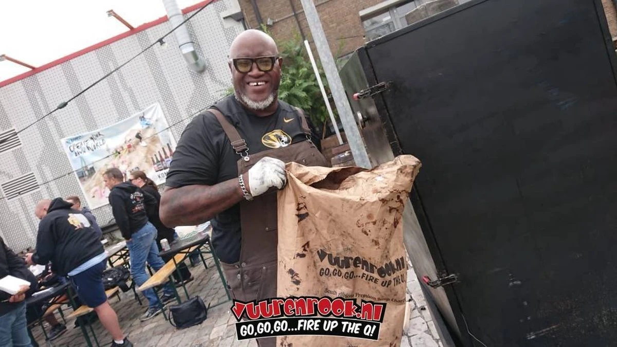 Vuur&Rook South African Premium Lump Charcoal 100% Black Wattle Par Dammers 10 Kg 6 Vuur&Rook South African Premium Lump Charcoal 100% Black Wattle Par Dammers 10 Kg – Image 4