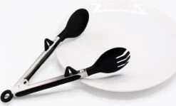 Doodadeals® Pro Pinces à Spaghetti – Pinces à Pâtes – Pinces De Service – Pinces De Cuisine – Pinces De Service – Cuillère Et Fourchette – Zwart / Acier Inoxydable – Longueur 26 Cm -Magasin D'Accessoires Pour Barbecue 1200x722 1