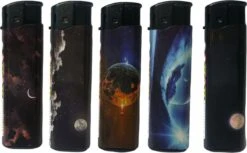 Briquets 100 Pièces - Unilite - Briquet Clic De Haute Qualité - Rechargeable - Imprimé Dragon Et Univers - Avec 2x Bouteilles De Gaz -Magasin D'Accessoires Pour Barbecue 1200x743