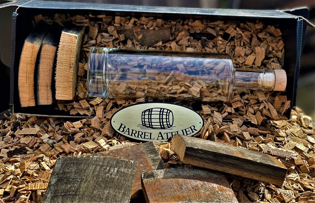 The Barrel BBQ Bottle (Box) / Cadeau Vaderdag / Édition Limited / Copeaux De Bois / Whisky Chunks / Offre De Pasen 5 The Barrel BBQ Bottle (Box) / Cadeau Vaderdag / Édition Limited / Copeaux De Bois / Whisky Chunks / Offre De Pasen – Image 3