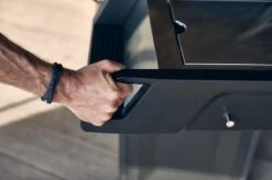 Barbecue à Gaz Enders Monroe Pro 4 SIK Turbo - Backburner- 153.5×58×118.5 Cm - 41 KG - Brûleur Infrarouge - Gaz - Barbecue 20 Barbecue à Gaz Enders Monroe Pro 4 SIK Turbo - Backburner- 153.5×58×118.5 Cm - 41 KG - Brûleur Infrarouge - Gaz - Barbecue -Magasin D'Accessoires Pour Barbecue 1200x799 6