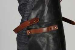 Sorprese Premium – Tablier Bbq – Crème Brun-noir – Tablier Bbq Homme – 100% Cuir Premium – Y Compris Ouvre-bouteille - Tablier Bbq Cuir Homme 18 Sorprese Premium – Tablier Bbq – Crème Brun-noir – Tablier Bbq Homme – 100% Cuir Premium – Y Compris Ouvre-bouteille - Tablier Bbq Cuir Homme -Magasin D'Accessoires Pour Barbecue 1200x800 182