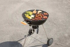 NATERIAL - Barbecue à Charbon PHOENIX ALPHA - 8 Personnes - Ø 57 Cm - H. 97 Cm - Acier émaillé - Zwart - Barbecue Boule 28 NATERIAL - Barbecue à Charbon PHOENIX ALPHA - 8 Personnes - Ø 57 Cm - H. 97 Cm - Acier émaillé - Zwart - Barbecue Boule -Magasin D'Accessoires Pour Barbecue 1200x800 34