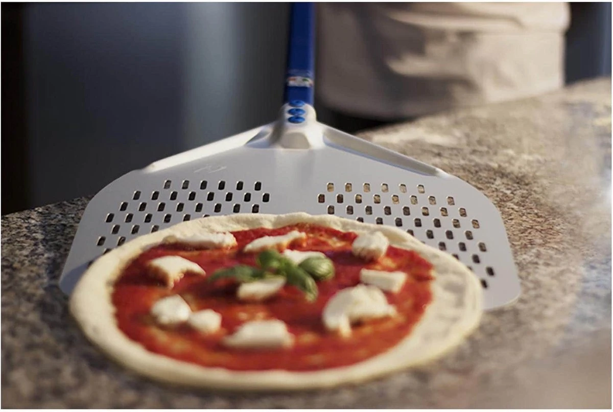 Pelle à Pizza - 33 X 33 Cm - Perforée - Manche : 60 Cm - Aluminium Anodisé) 4 Pelle à Pizza - 33 X 33 Cm - Perforée - Manche : 60 Cm - Aluminium Anodisé) – Image 2