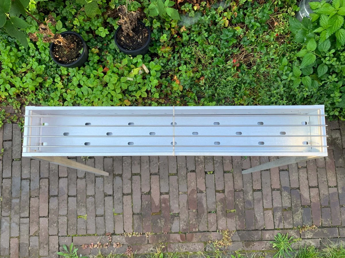 Spiedini Satay BBQ Bali 80 - Barbecue à Charbon Avec Grille Horizontale Pour Satay Ou Autres Brochettes - Longueur 80 Cm, Largeur 11 Cm - Matière : Fer Aluminisé 6 Spiedini Satay BBQ Bali 80 - Barbecue à Charbon Avec Grille Horizontale Pour Satay Ou Autres Brochettes - Longueur 80 Cm, Largeur 11 Cm - Matière : Fer Aluminisé – Image 4