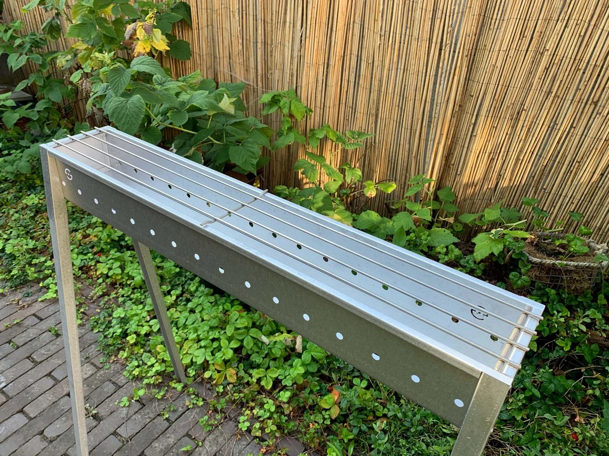 Spiedini Satay BBQ Bali 80 - Barbecue à Charbon Avec Grille Horizontale Pour Satay Ou Autres Brochettes - Longueur 80 Cm, Largeur 11 Cm - Matière : Fer Aluminisé 20 Spiedini Satay BBQ Bali 80 - Barbecue à Charbon Avec Grille Horizontale Pour Satay Ou Autres Brochettes - Longueur 80 Cm, Largeur 11 Cm - Matière : Fer Aluminisé – Image 18