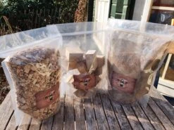 Assortiment De Caryer / Cunks / Chips / Teigne De La Fumée