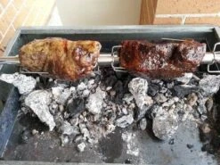 BBQNovation Grande Rôtisserie De Fourchette à Viande Double Face Pour Le Poulet, Entre Autres -Magasin D'Accessoires Pour Barbecue 1200x900 31