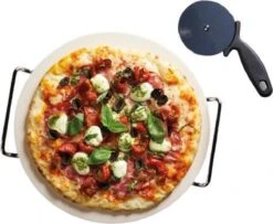 Ensemble à Pizza KitchenCraft - Pierre à Pizza, Couteau Et Support De Service - Collection Italienne | Artisanat De Cuisine 7 Ensemble à Pizza KitchenCraft - Pierre à Pizza, Couteau Et Support De Service - Collection Italienne | Artisanat De Cuisine -Magasin D'Accessoires Pour Barbecue 1200x987