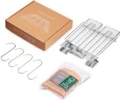 Générateur De Fumée Froide Pour Barbecue - Fumoir Inox En Forme De M - 190 X 225 X 45 Mm - Maille 2 Mm - Fumoir Barbecue Pour 5 à 20 Heures De Fumage - Plus: Crochet Jupe & Farine à Fumée -Magasin D'Accessoires Pour Barbecue 1200x998 1