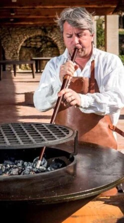 OFYR Buffadoo Set - Pinces Pour BBQ - BBQ Poker - Soufflette - Outils Pour BBQ 7 OFYR Buffadoo Set - Pinces Pour BBQ - BBQ Poker - Soufflette - Outils Pour BBQ -Magasin D'Accessoires Pour Barbecue 669x1200