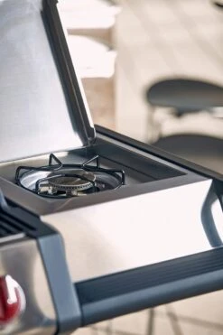 Barbecue à Gaz Enders Monroe Pro 3 SIK Turbo - 56 KG - Inox - Surface De Cuisson 62 × 43 Cm - Matière Grille De Cuisson Fonte émaillée 19 Barbecue à Gaz Enders Monroe Pro 3 SIK Turbo - 56 KG - Inox - Surface De Cuisson 62 × 43 Cm - Matière Grille De Cuisson Fonte émaillée -Magasin D'Accessoires Pour Barbecue 799x1200