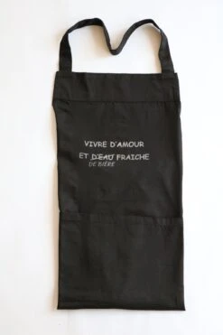 Tablier Avec Proverbe "Vivre D'amour Et De Bière Fraiche"