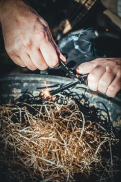 Le Bâton De Magnésium Du Moulin à Vent - Allume-feu Ferro Rod - Firestarter - Tige De Magnésium 17 Le Bâton De Magnésium Du Moulin à Vent - Allume-feu Ferro Rod - Firestarter - Tige De Magnésium -Magasin D'Accessoires Pour Barbecue 800x1200 12