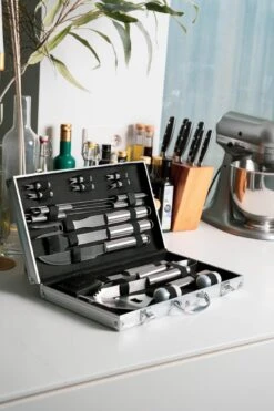 Accessoires Pour BBQ Sens Design - 18 Pièces - BBQ' Outils Pour Barbecue -Magasin D'Accessoires Pour Barbecue 800x1200 38