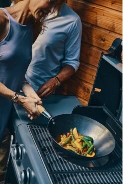 Poêle Wok Modulaire Culinaire Campingaz - Accessoire BBQ - Ø 37 Cm -Magasin D'Accessoires Pour Barbecue 804x1200