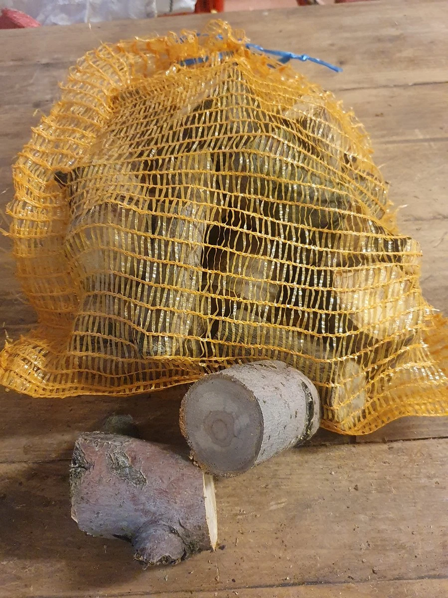 Morceaux De Bois De Cerisier à Fumer 1,5 Kg 3 Morceaux De Bois De Cerisier à Fumer 1,5 Kg