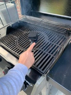 Merkloos Tomassio BBQ Tomassio ™ - Trois Parties - Brosse Métallique - Accessoires De Vêtements Pour Bébé BBQ - Nettoyant Pour Barbecue 11 Merkloos Tomassio BBQ Tomassio ™ - Trois Parties - Brosse Métallique - Accessoires De Vêtements Pour Bébé BBQ - Nettoyant Pour Barbecue -Magasin D'Accessoires Pour Barbecue 900x1200 25