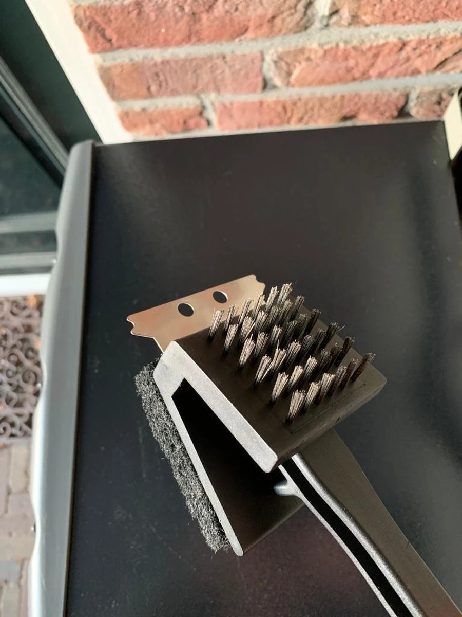 Merkloos Tomassio BBQ Tomassio ™ - Trois Parties - Brosse Métallique - Accessoires De Vêtements Pour Bébé BBQ - Nettoyant Pour Barbecue 8 Merkloos Tomassio BBQ Tomassio ™ - Trois Parties - Brosse Métallique - Accessoires De Vêtements Pour Bébé BBQ - Nettoyant Pour Barbecue – Image 6